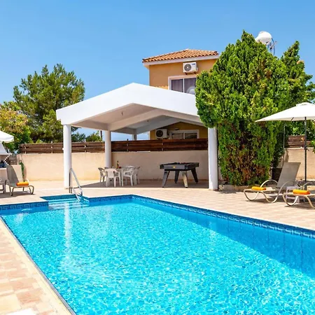 Gardenia By Willa Peja