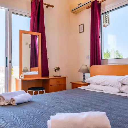 Gardenia By Willa Peja